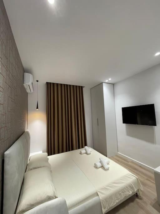 Apt. 98/303 Near Center Apartament Tirana